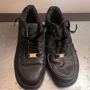 All Black Air Force 1
